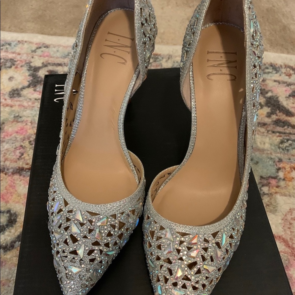 Beautiful bump Jowel shoes. - Picture 4 of 8